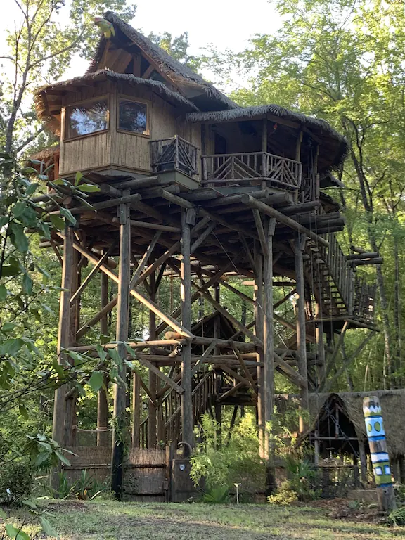 Tropical Treehouse Arkansas - Exotic and Secluded Treehouse Near Hot Springs, Surrounded by a Jungle Garden