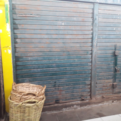 tienda P15, Mercado Trabajadores Unidos, Cdra. 26 de la av. Colonial cruce con la av. santa rosa dentro del, Callao 07001, Perú