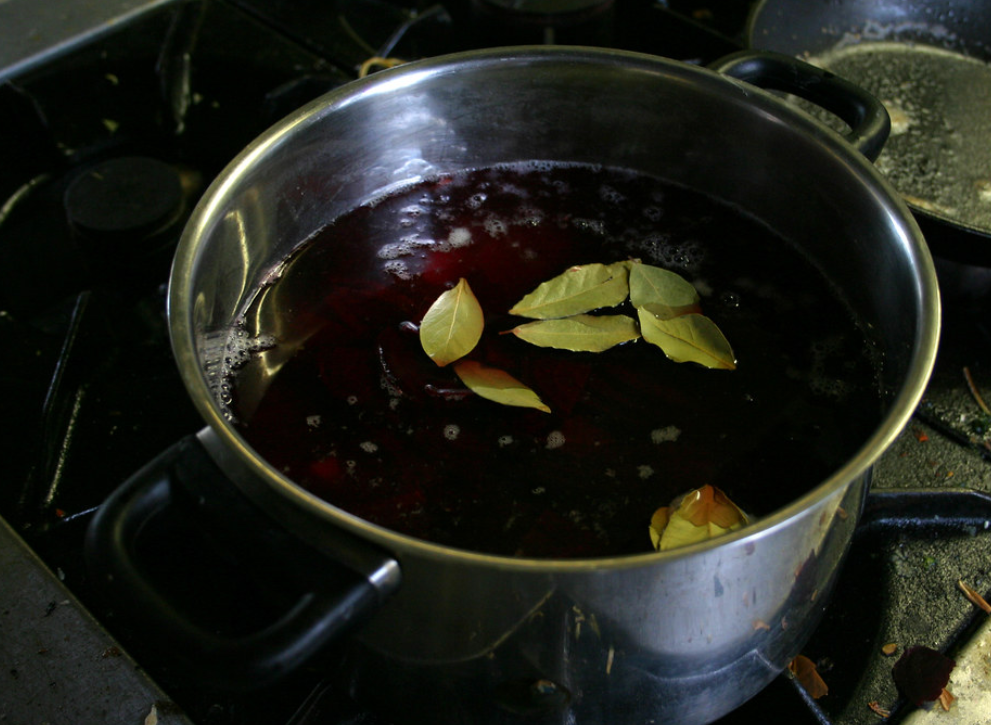 Bay leaf in Mulled wine 