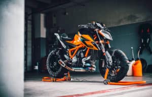 2020 KTM 1290 Super Duke R: A fierce and agile motorcycle with a cutting-edge design, built for the ultimate riding experience