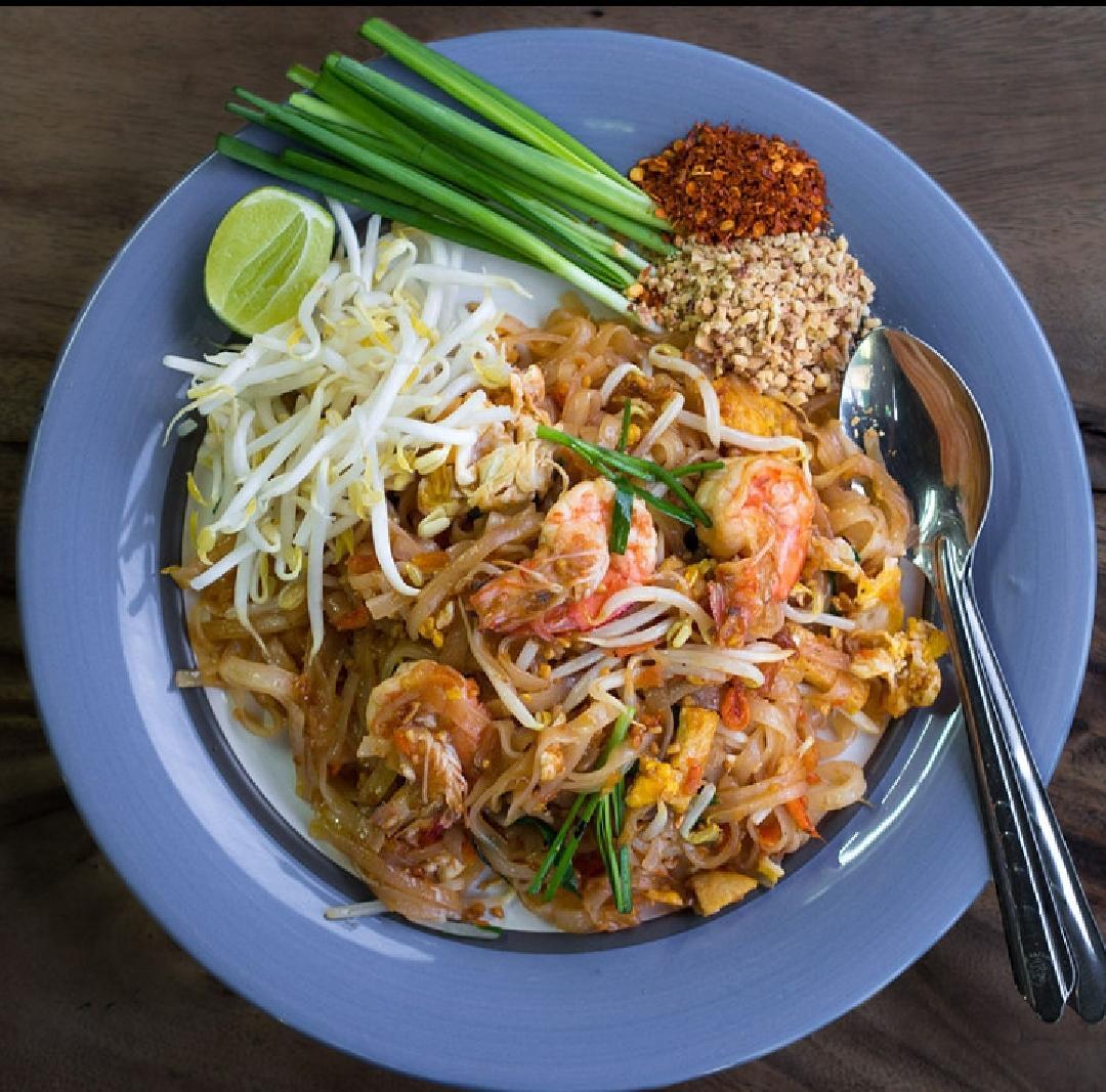 Phad Thai The Connoisseur Club