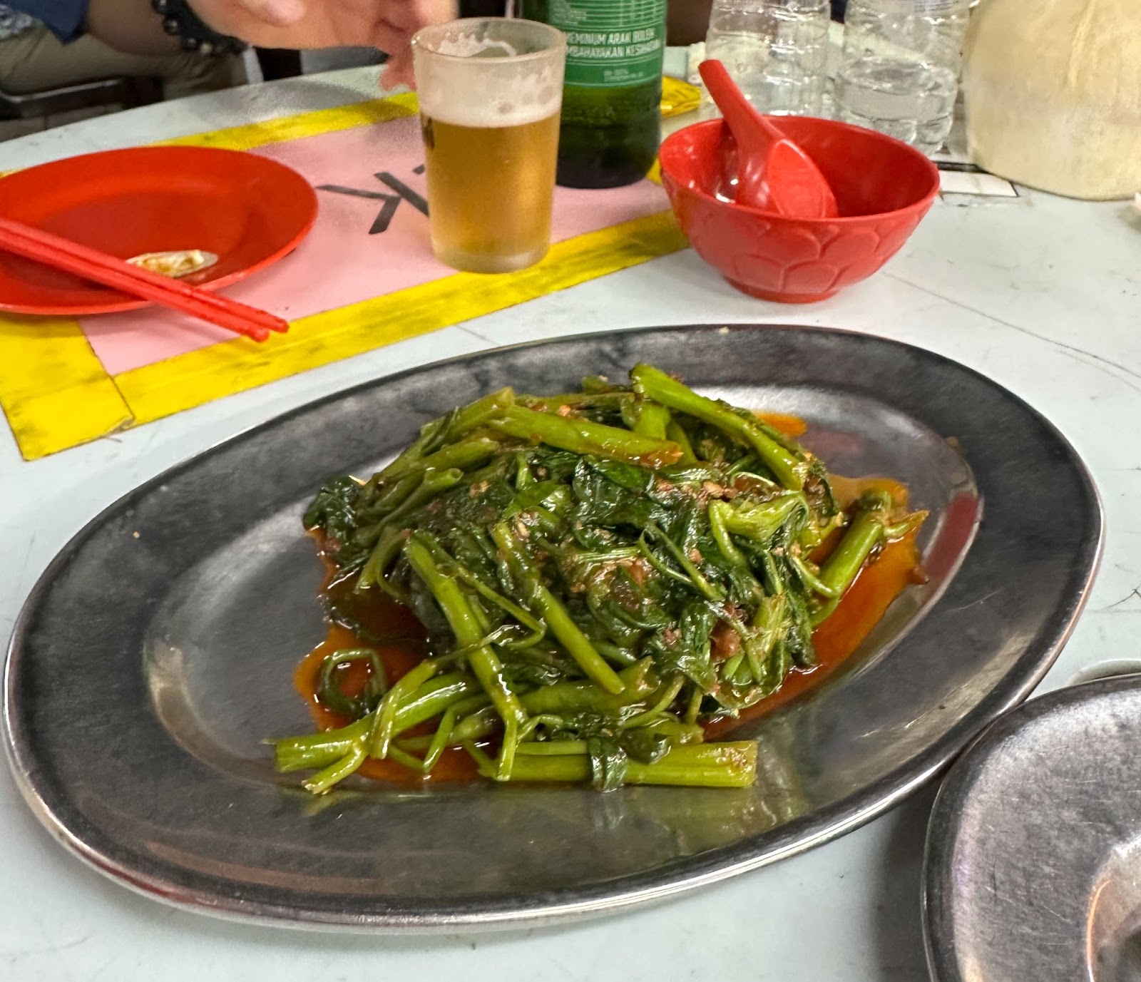 I brought my friends from macau to wong ah wah restaurant at jalan alor and the service was a major letdown | weirdkaya