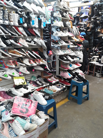 Opiniones de Venta De Zapatos Local 33 en Quito - Zapatería