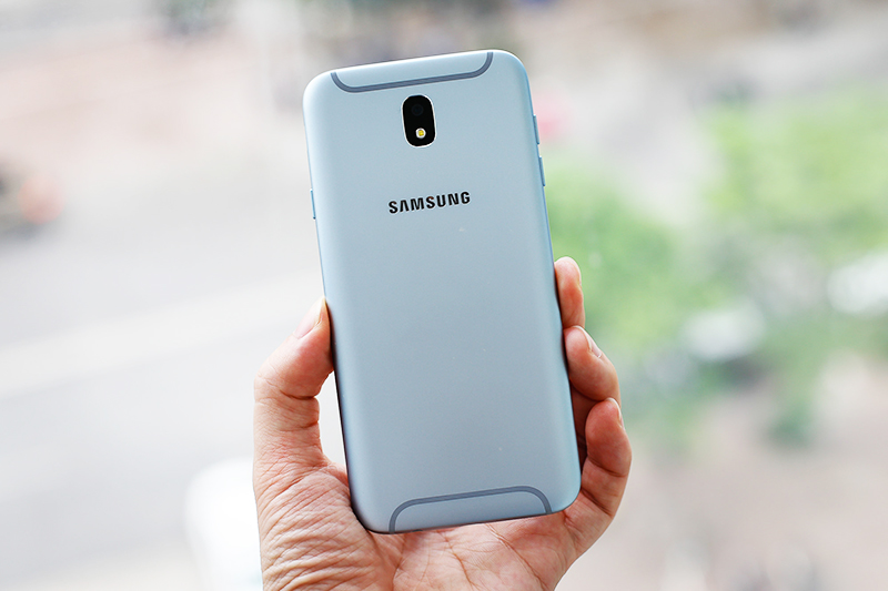 Thay vỏ Samsung Galaxy J7 Pro Chính hãng, Giá rẻ