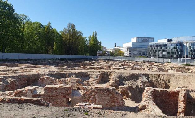 ПОСЕЩЕНИЕ ИСТОРИЧЕСКИХ ПОДВАЛОВ ДВОРЕЦА САСК
