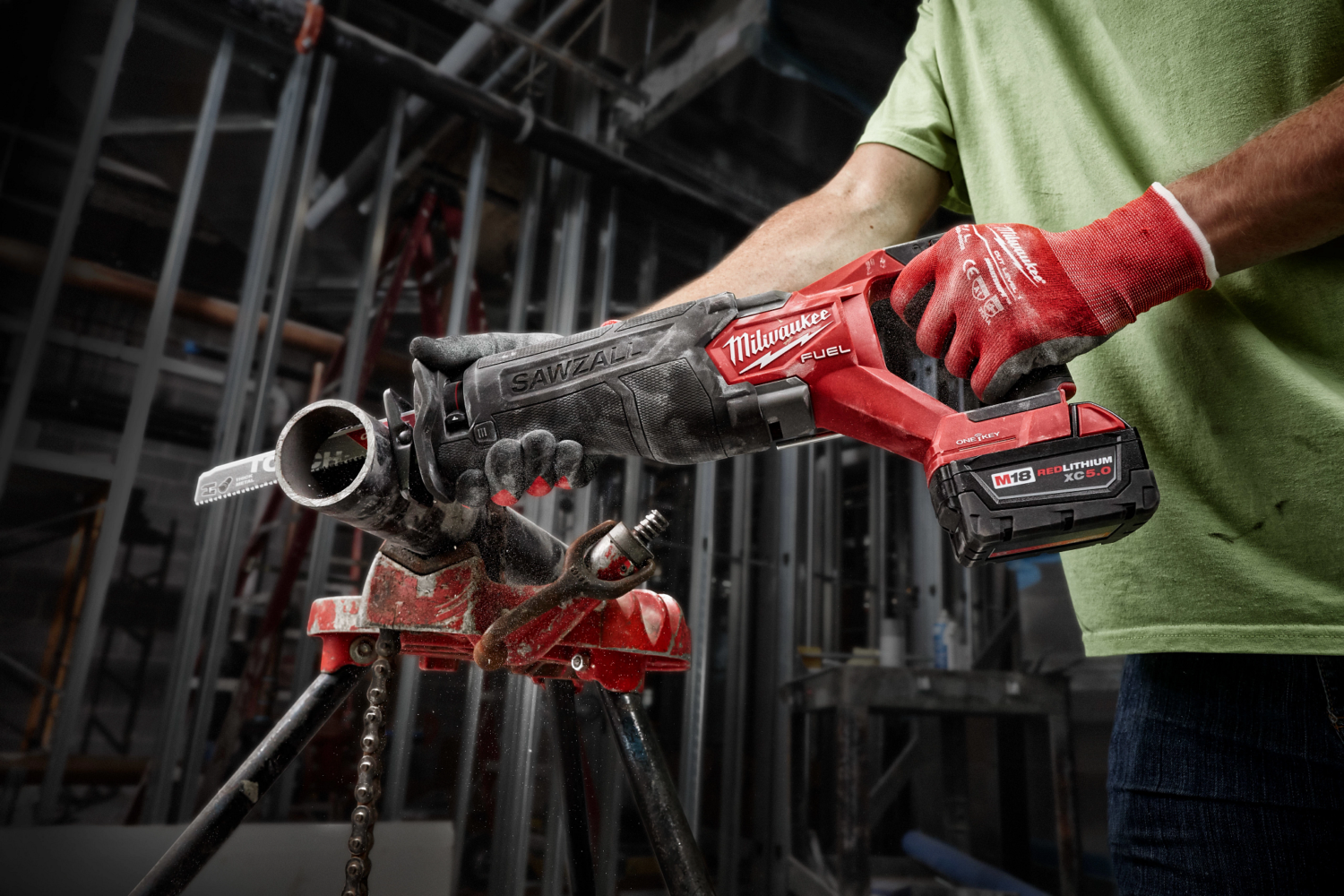 Фото Milwaukee Tool M18 FUEL SAWZALL сабельная пила с одним ключом 2822-20