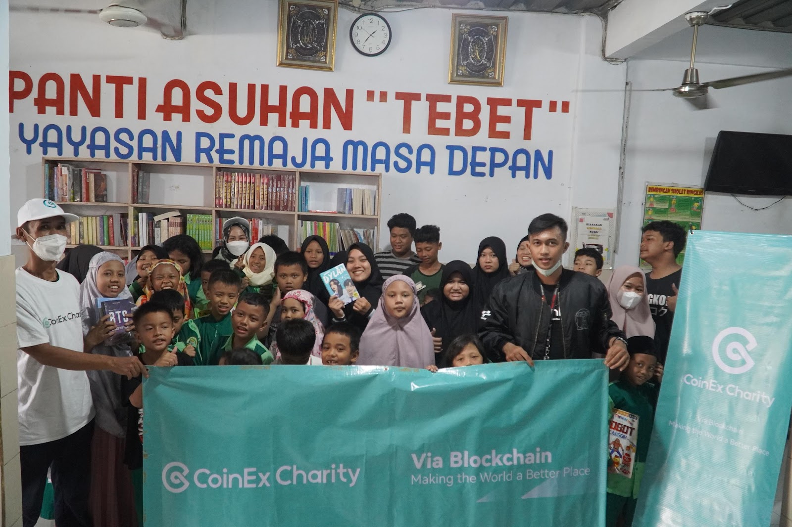 CoinEx Charity “Over 10,000 Books for Children’s Dreams” Indonesia