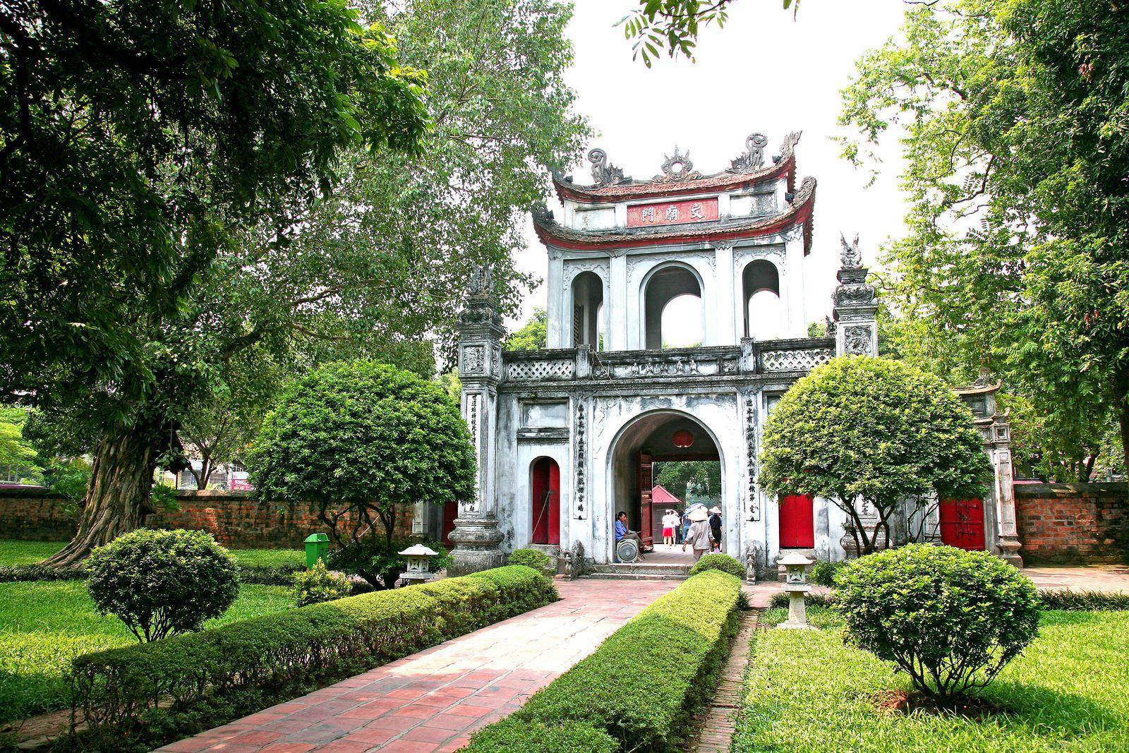 The Temple of Literature is the first university in Vietnam - Top tourist attractions in Hanoi
