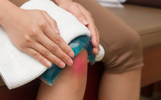 tràn dịch khớp gối có nên xoa bóp không