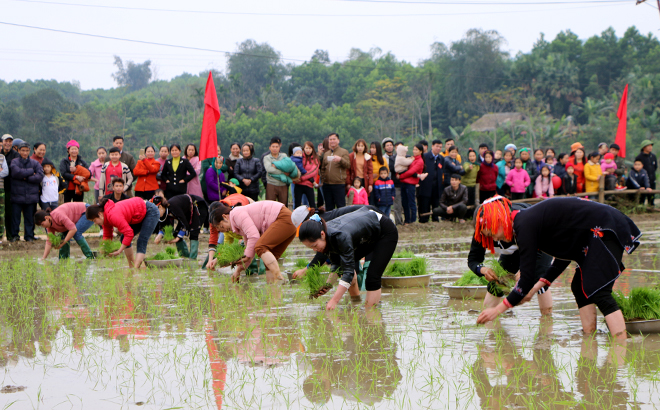 Long Tong Festival (Hội xuống đồng) – Lao Cai