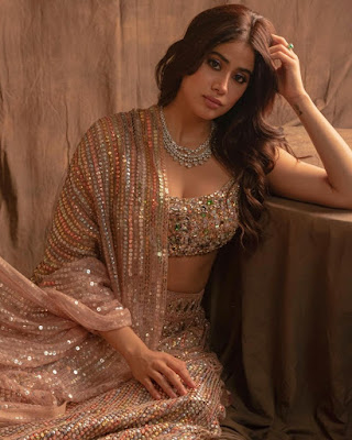 Janhvi Kapoor's Casual Black Dress Look Is Inspired By Her Los Angeles Style, Janhvi Kapoor latest movie, Janhvi Kapoor latest song, Janhvi Kapoor latest news,