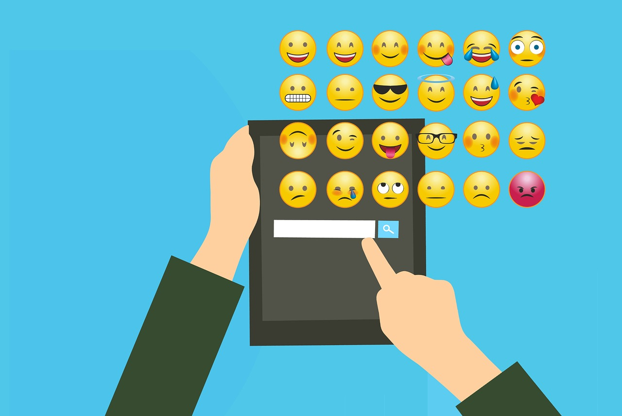 using emojis in live chat for business