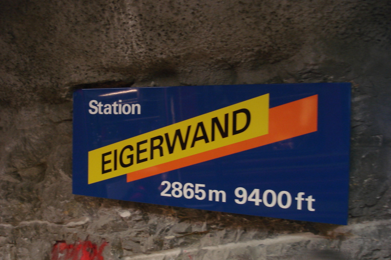 036386103-big.jpg