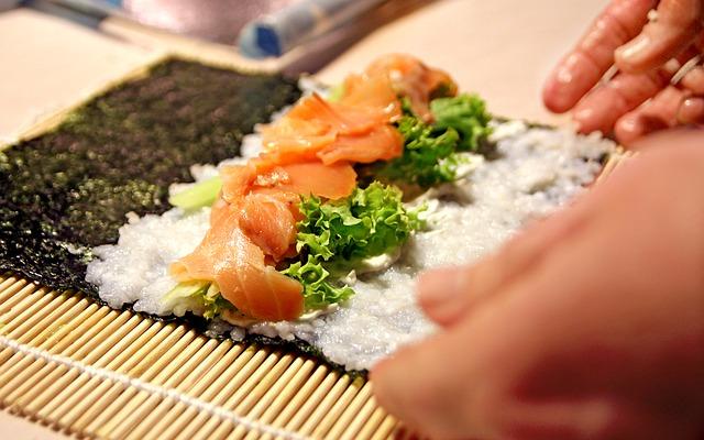 Temaki Sushi ซูชิม้วนทำเองที่บ้าน ข้าวปั้นที่เลือกไส้แสนอร่อยได้ด้วยตัวเอง2
