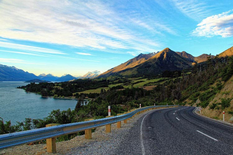 Phong cảnh tuyệt đẹp của hồ Wakatipu ở New Zealand