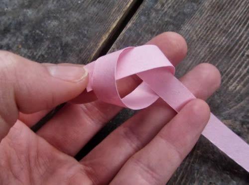 Laçando a tira de papel