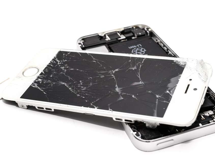 A wrecked Iphone.