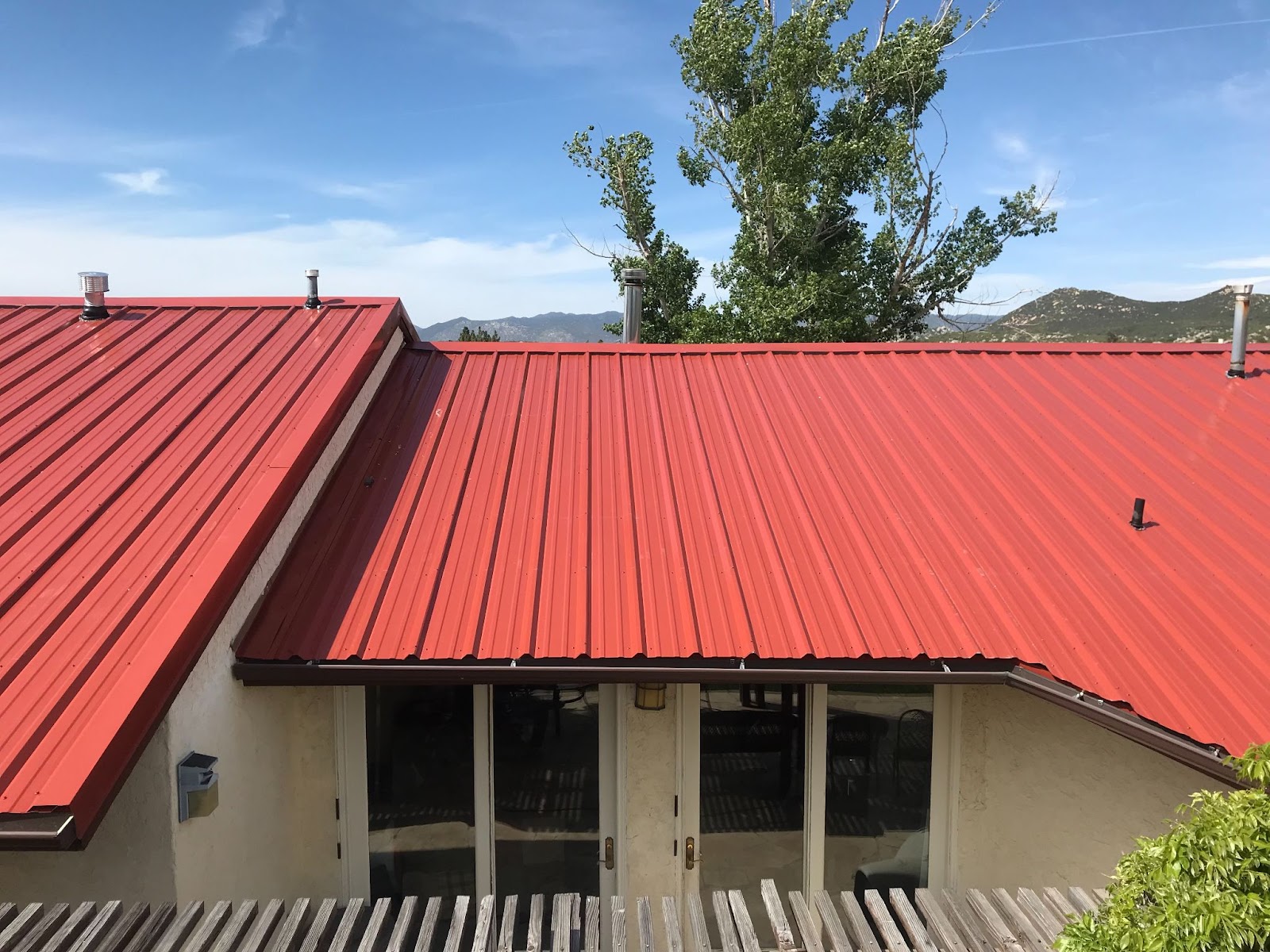 Is A Red Metal Roof Right For Me? Plus Design Ideas.
