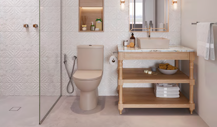Neste banheiro foi usado bacia com caixa acoplada Smart na cor castanha