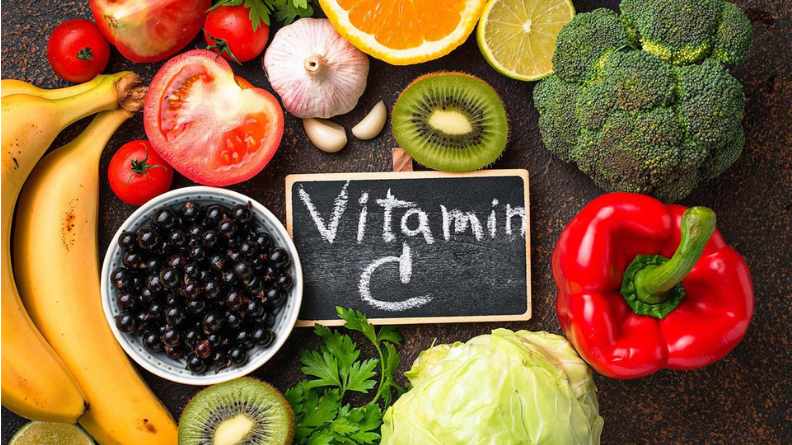 Vitamin C giúp ngăn ngừa hoạt động của mụn tế bào sắc tố da