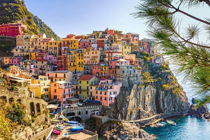 C:\Users\Win 7\AppData\Local\Microsoft\Windows\Temporary Internet Files\Content.Word\italy-4093227__480.jpg