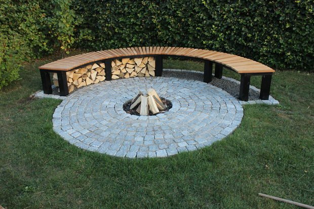 Complete your garden lawn with a fire pit