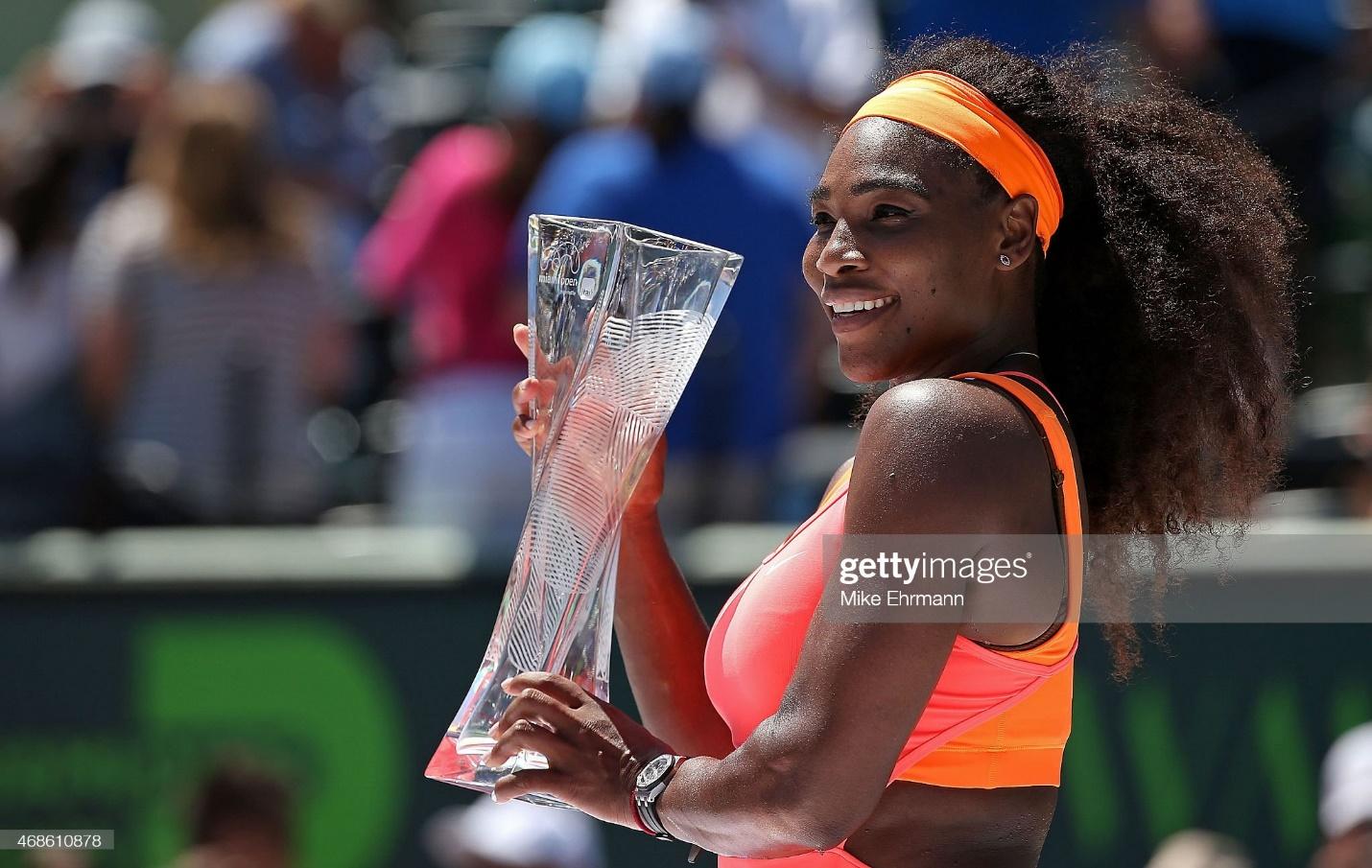 C:\Users\Valerio\Desktop\serena-williams-poses-with-the-trophy-after-winning-the-womens-final-picture-id468610878.jpg