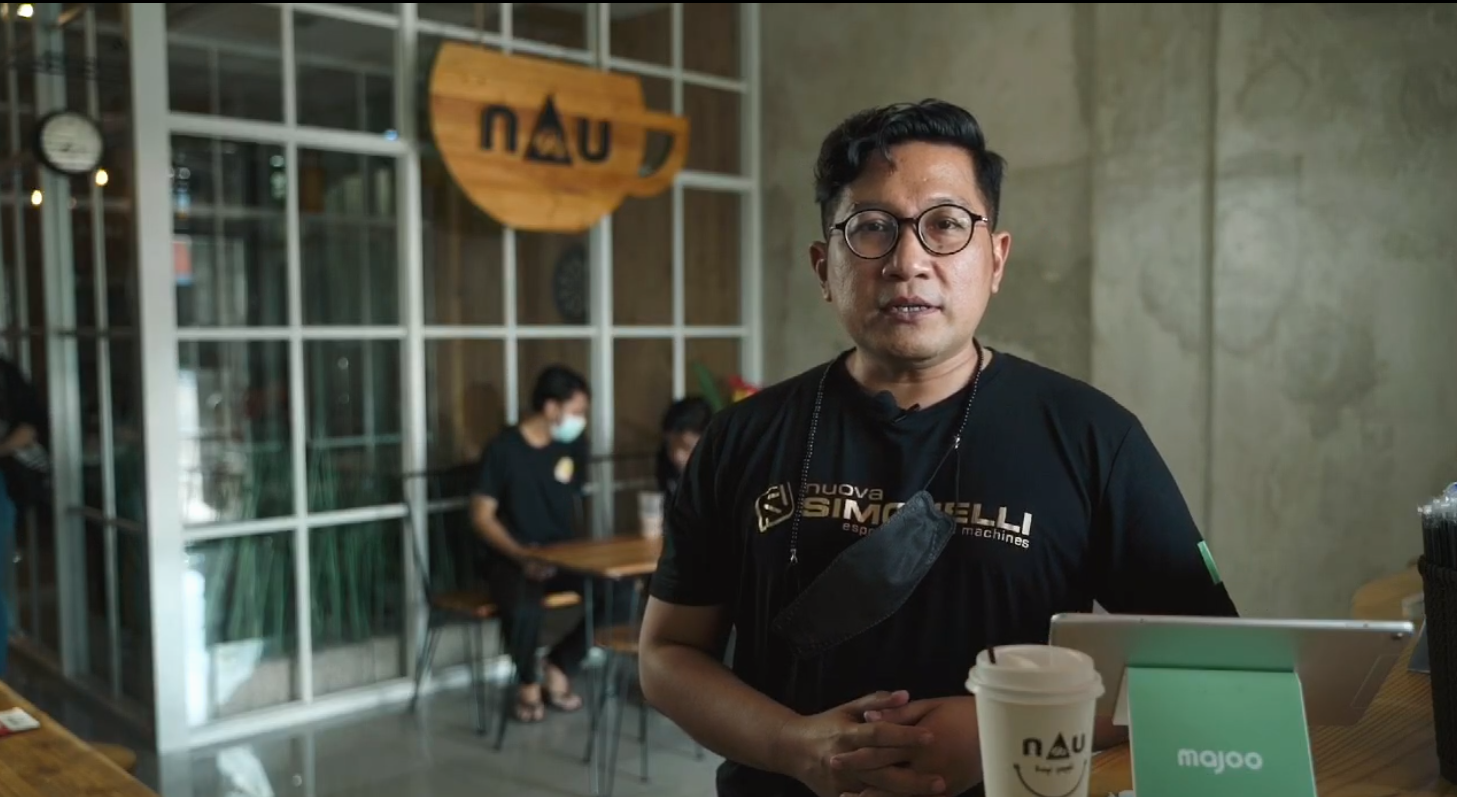 Pengelolaan operasional bisnis Nau Coffee menggunakan aplikasi majoo.