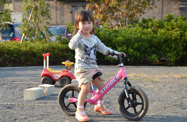 Xe chòi chân cho bé Strider là thương hiệu nổi tiếng trên toàn thế giới