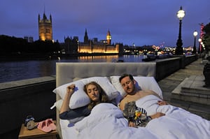 Londoners snuggle up to enjoy the city’s first silent night, after Big Ben’s bongs sounded for the last time in four years