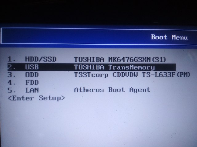 Pilih USB Drive sebagai prioritas