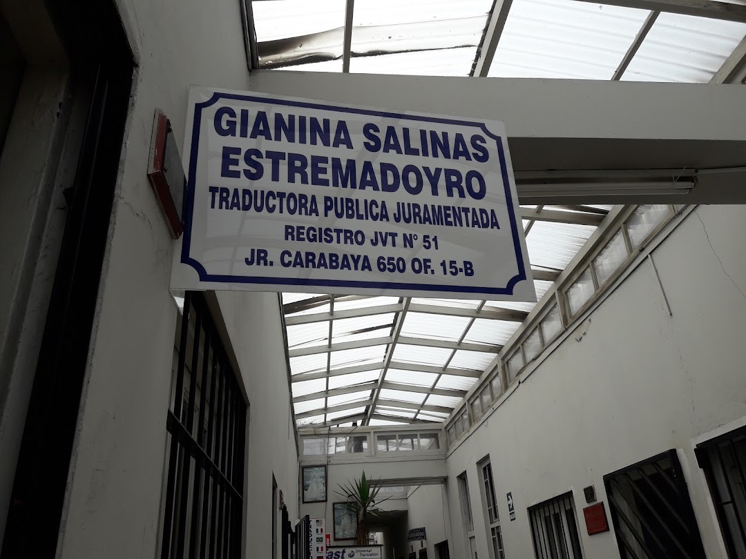 Gianina Salinas Estremadoyro Traductora Publica Juramentada