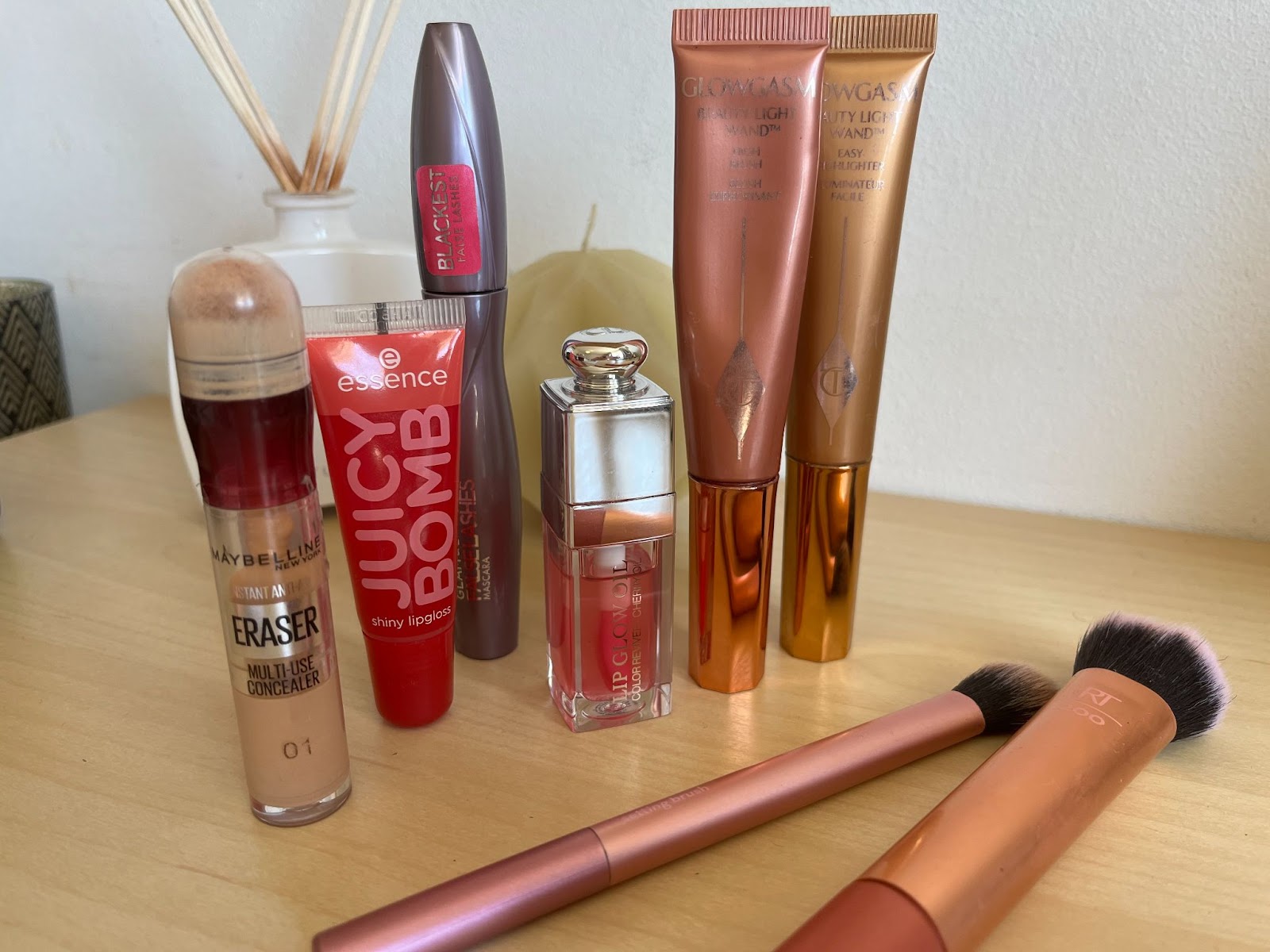 Favoriete make-up producten - merken als essence, Maybelline en Charlotte Tilbury