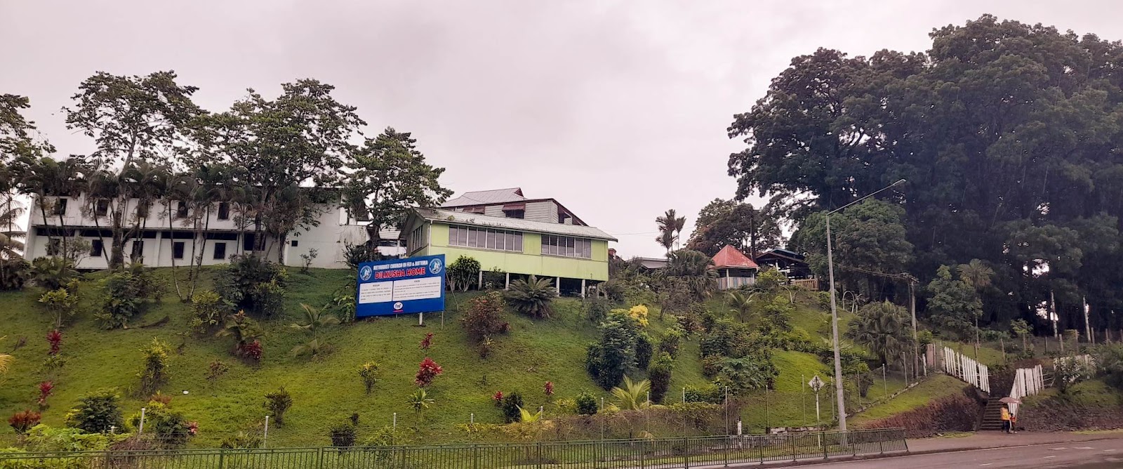 secondary school
