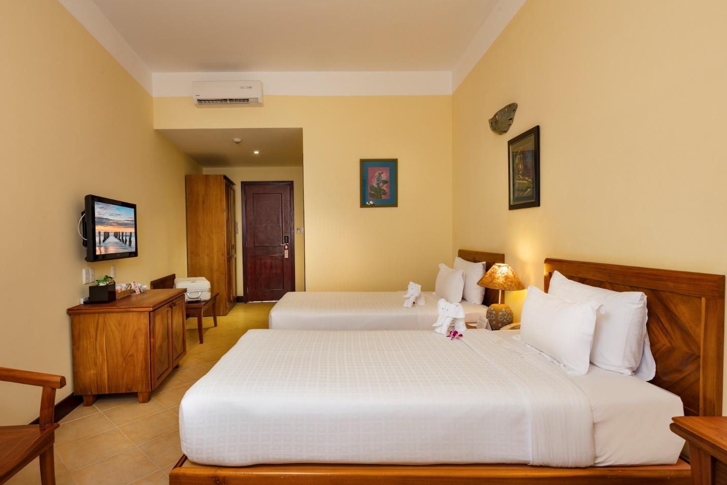 http://phanthiet.terracottaresort.com/static/upload/images/phong-nghi/deluxe-room-3.jpg