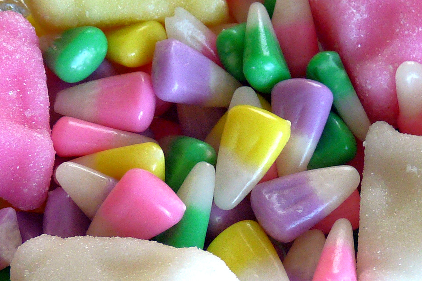 File:Easter candy corn (6918360384).jpg - Wikimedia Commons