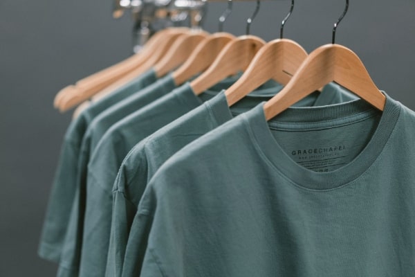 緑tシャツ　メンズ
