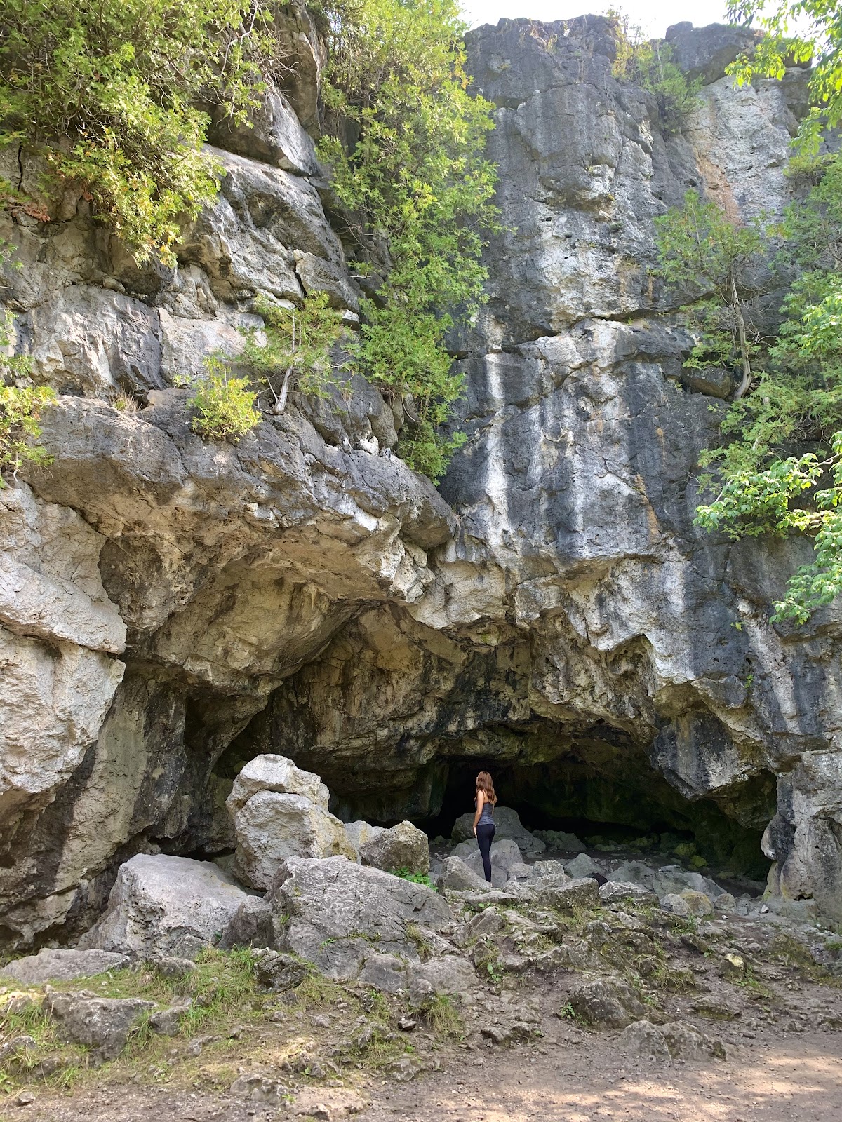 rockwood conservation area caves