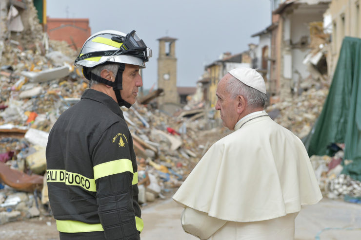 Huấn từ của Đức Thánh Cha tại Vatican cho những người bị ảnh hưởng bởi các trận động đất của Ý