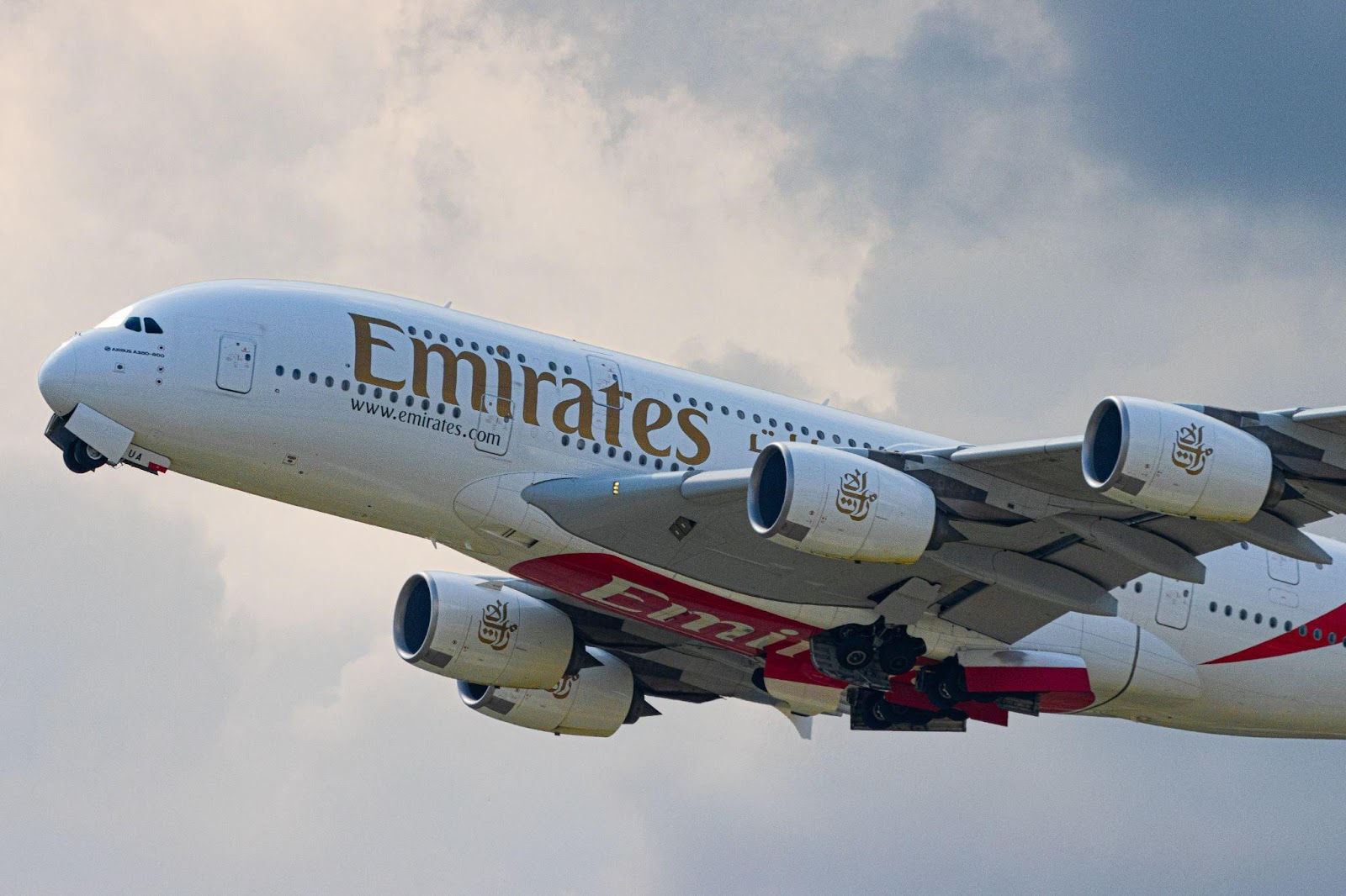 Emirates Airlines May Soon Accept Bitcoin Payments And Introduce NFT Collection