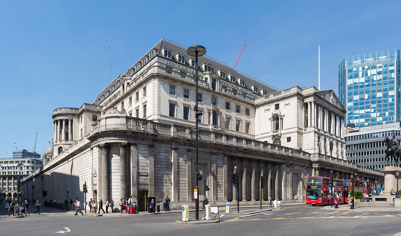 Bank_of_England_Building,_London,_UK_-_Diliff.jpg
