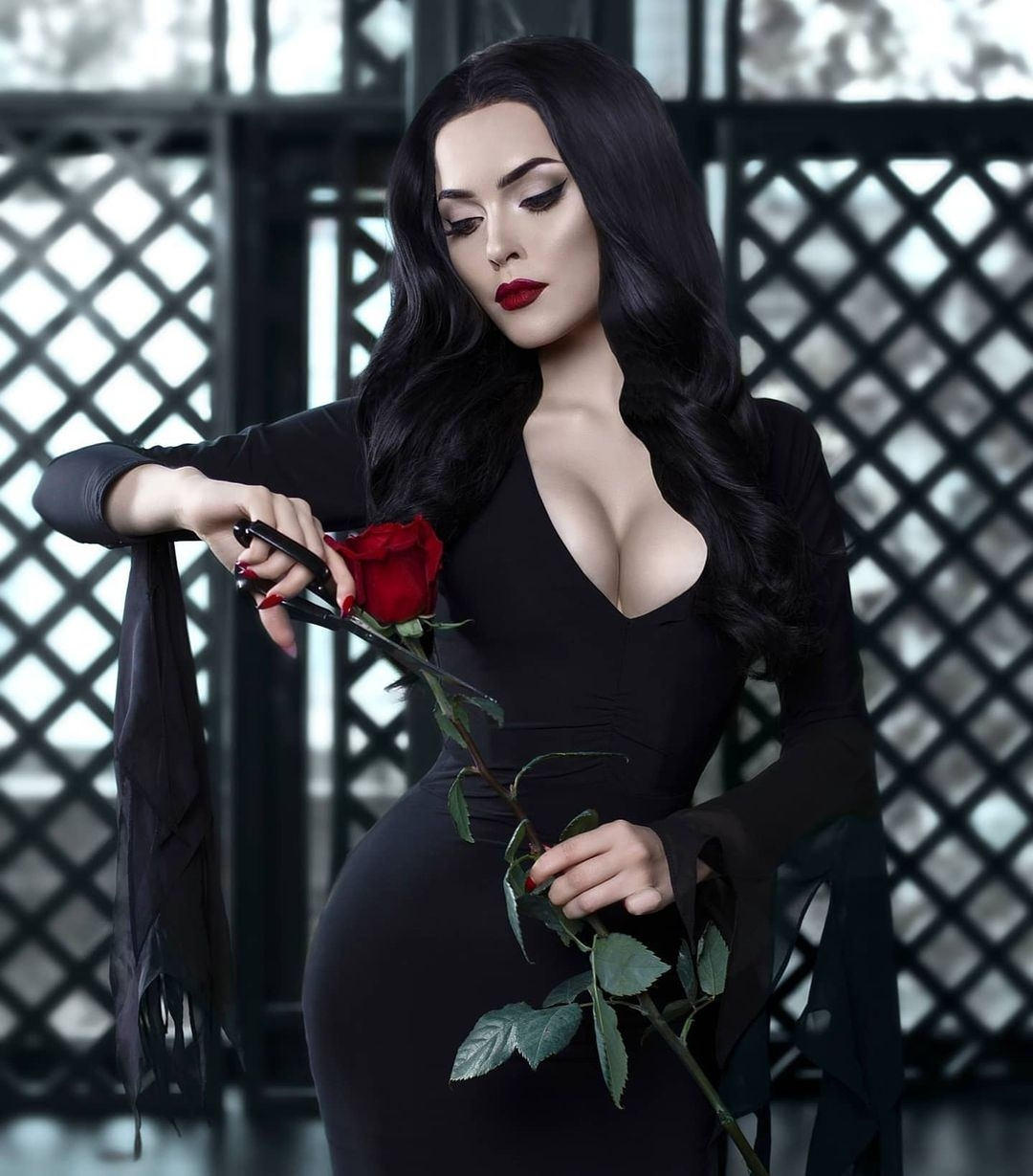 Morticia addams hot