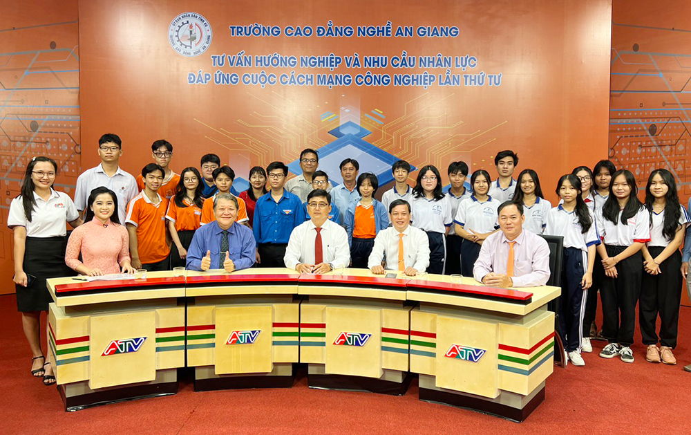 Tọa đàm “Tư vấn hướng nghiệp và nhu cầu nhân lực đáp ứng cuộc cách mạng công nghiệp lần thứ 4”