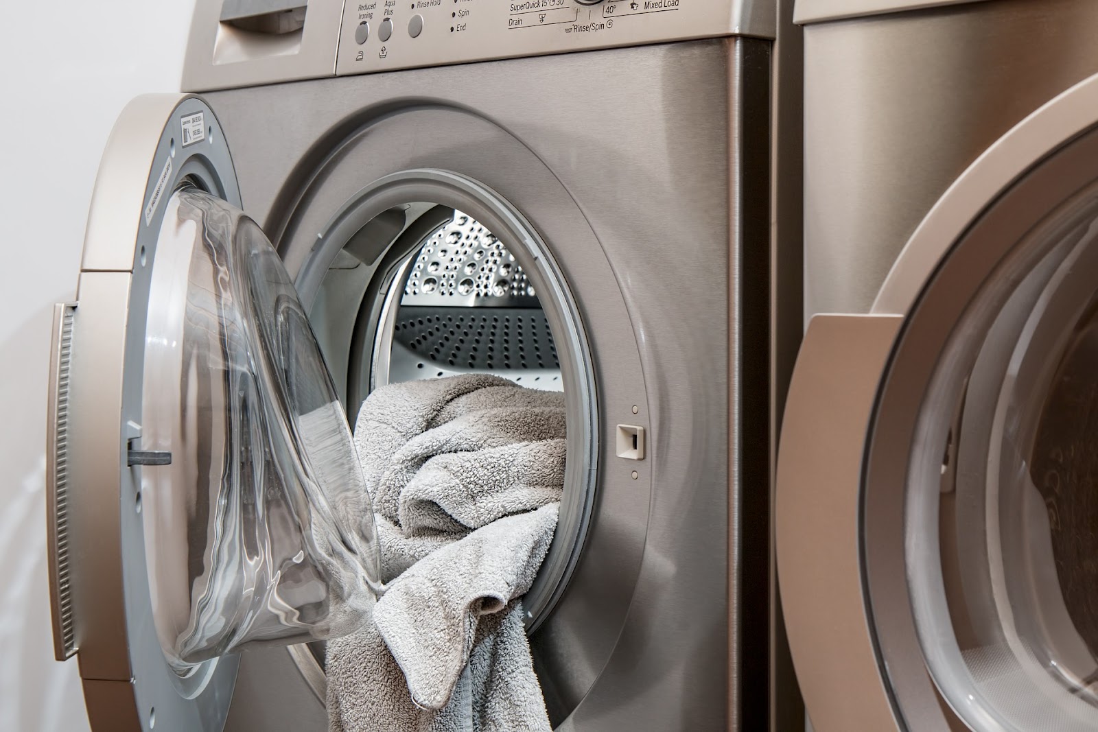 use a washing machine to clean your duvet cover.