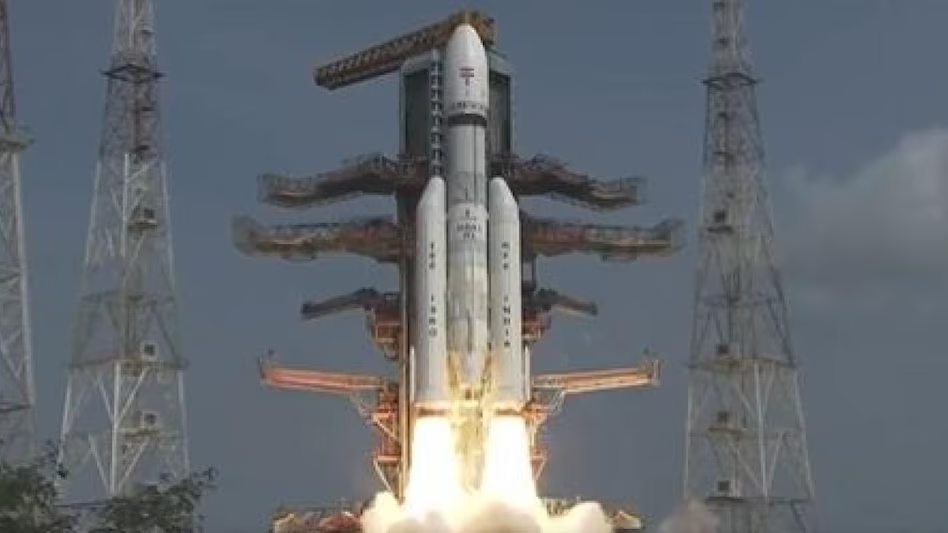 ISRO's LVM3 rocket with 36 satellites. - Asiana Times