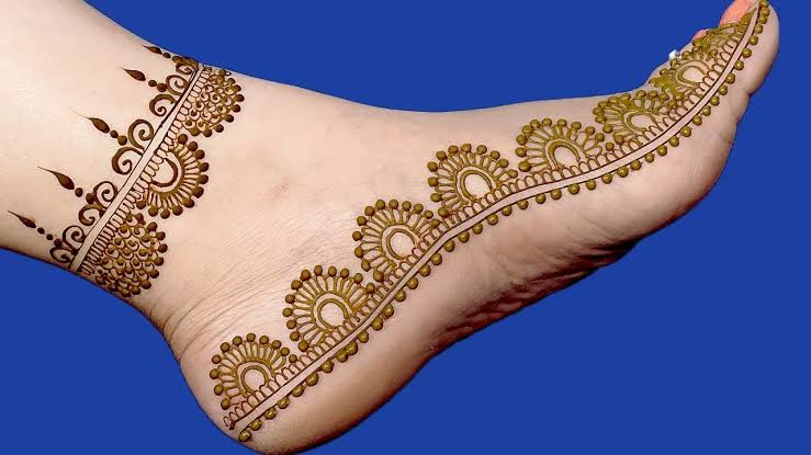 Easy Mehndi Designs for Legs