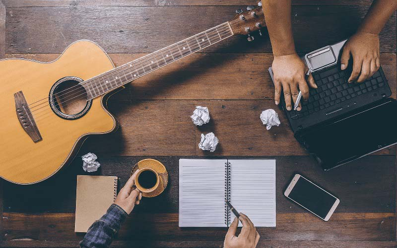 Những bí mật cho người luyện tập guitar tại nhà hiệu quả