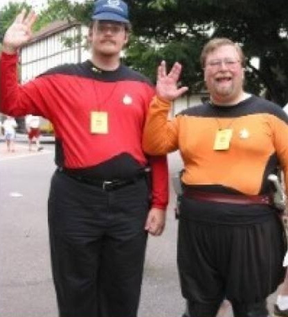 c0 A couple nerdy Trekkers, or Star Trek fans