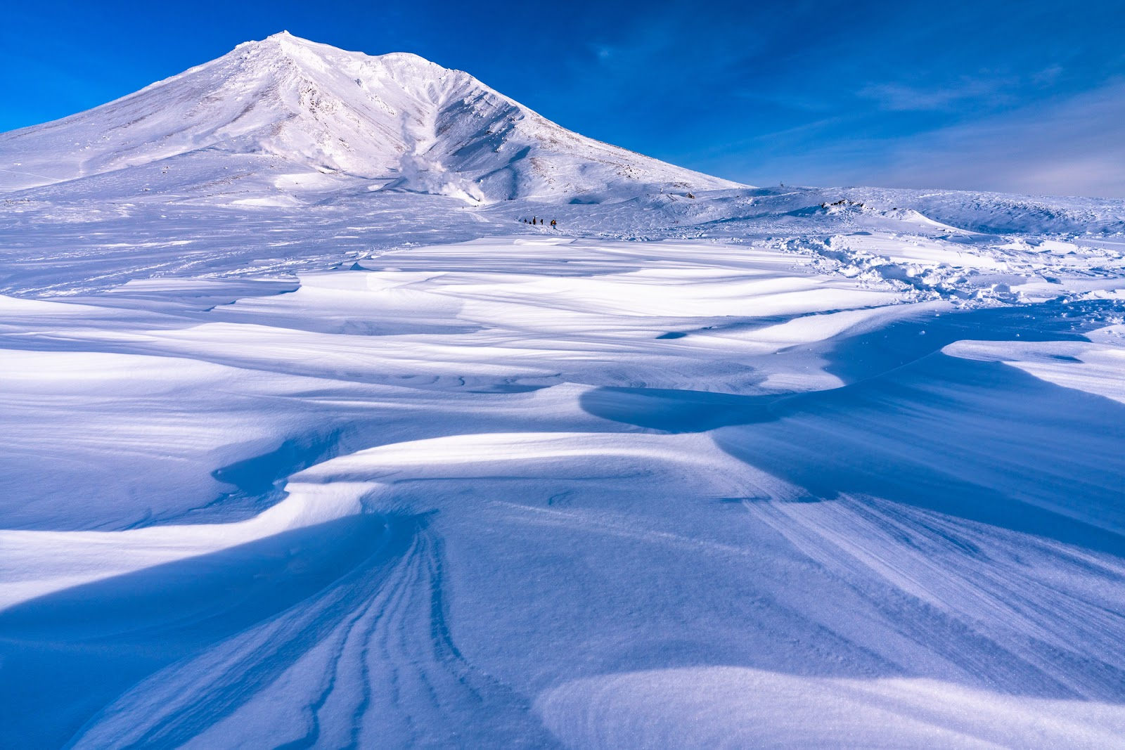 ５.標高1600Mの大自然を滑り抜ける爽快感！「大雪山旭岳スキー場」