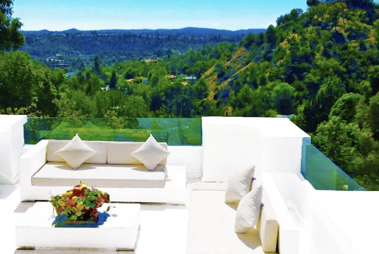 Beverly Hills Luxury Mansion